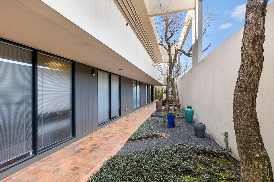 More Photos Of 4100 S Shepherd Dr, Houston Medical For Sale