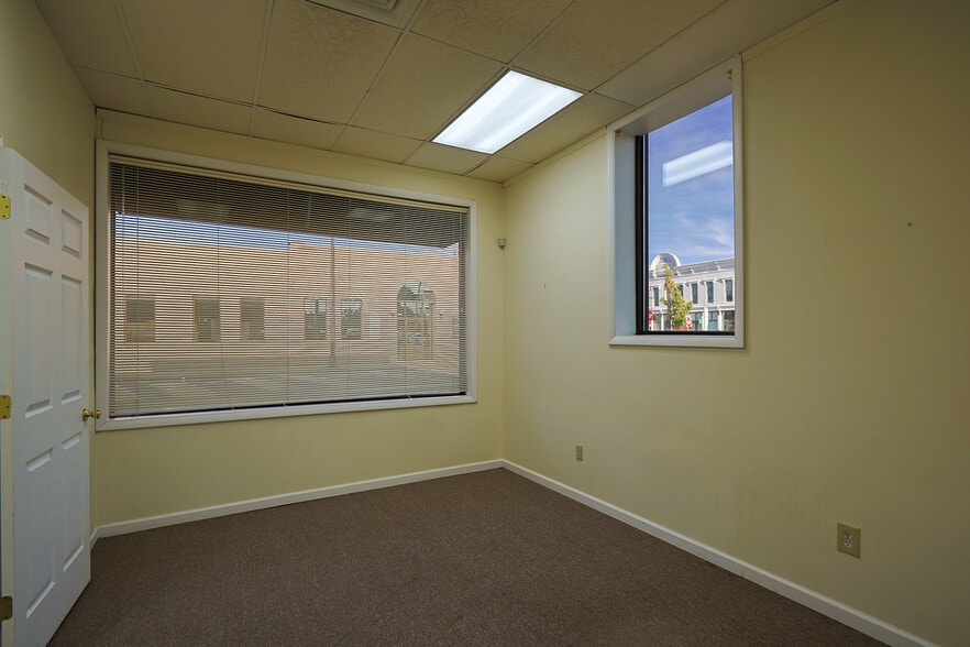 More Photos Of 331 Franklin St, Columbus Office For Lease