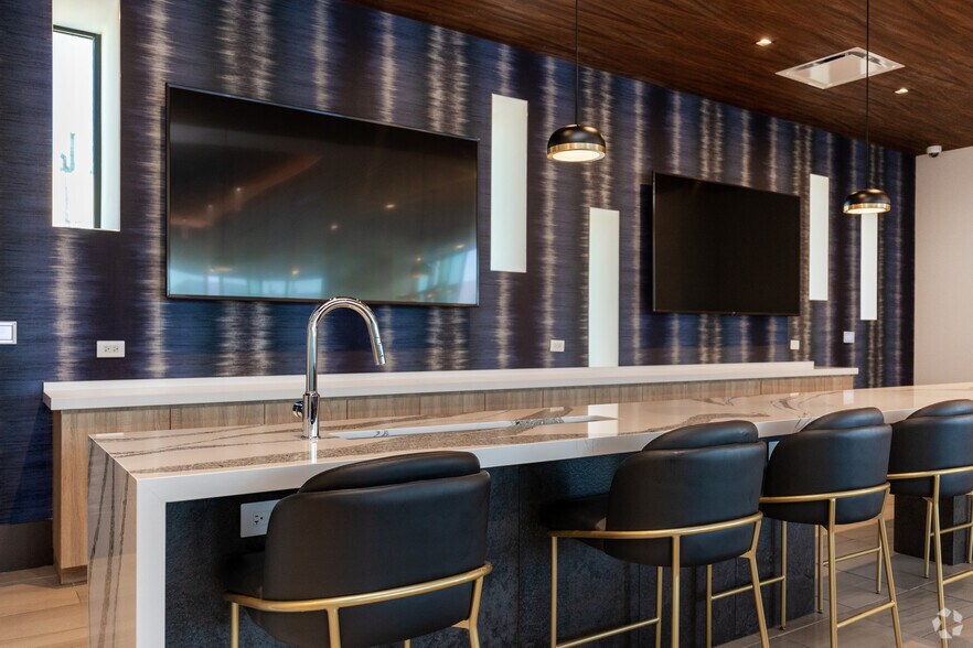 More Photos Of 2801 Sunset Pl, Los Angeles Apartments For Lease