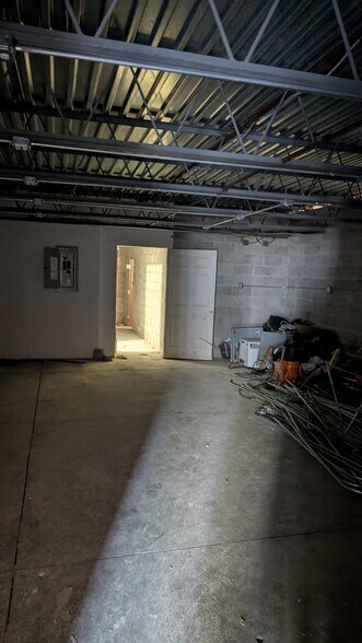 More Photos Of 2203-2221 E McNichols Rd, Detroit Warehouse For Lease