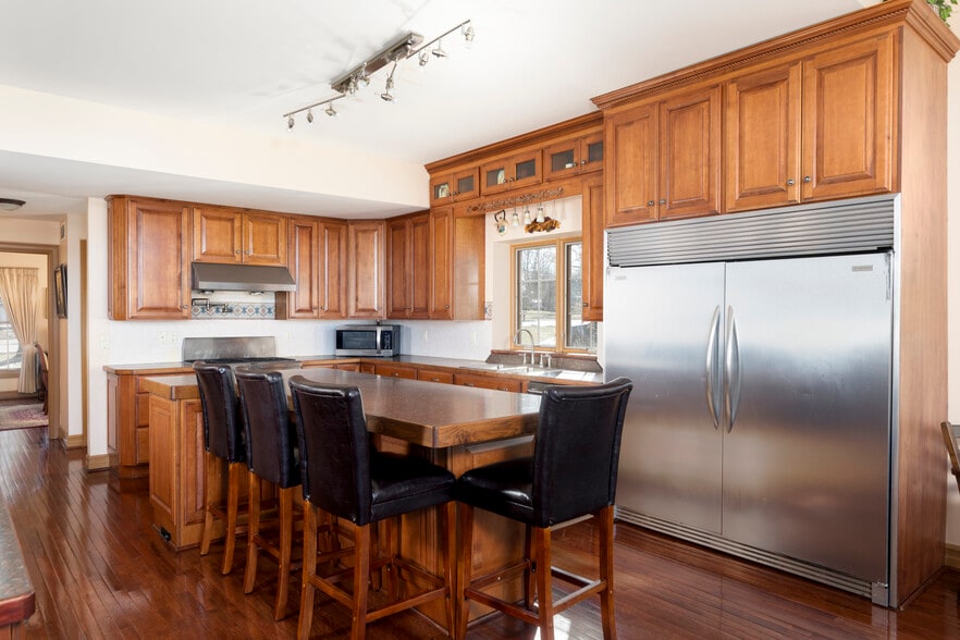 More Photos Of 860 Union Rd, West Seneca Office Residential For Sale