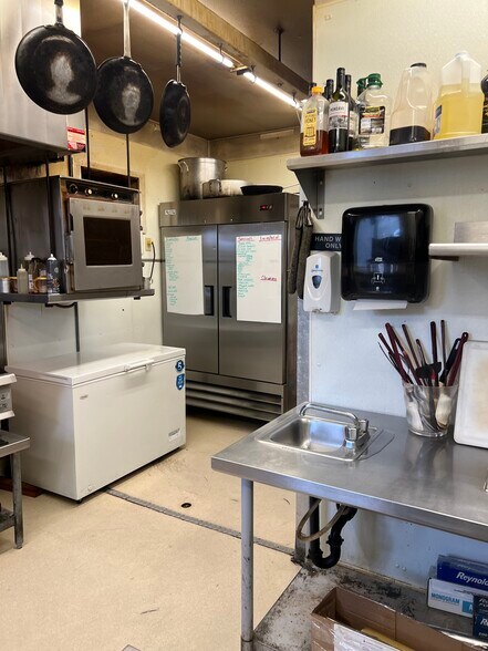 More Photos Of 125 Deadwood Rd, Lewiston Restaurant For Sale