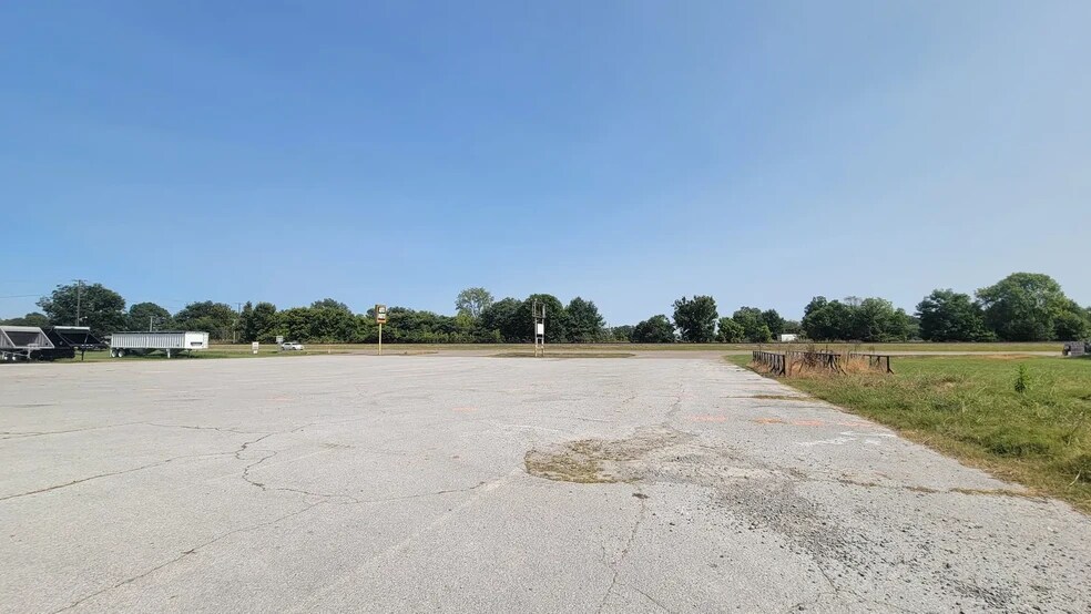 More Photos Of 812 Highway 67 S, Tuckerman Supermarket For Sale