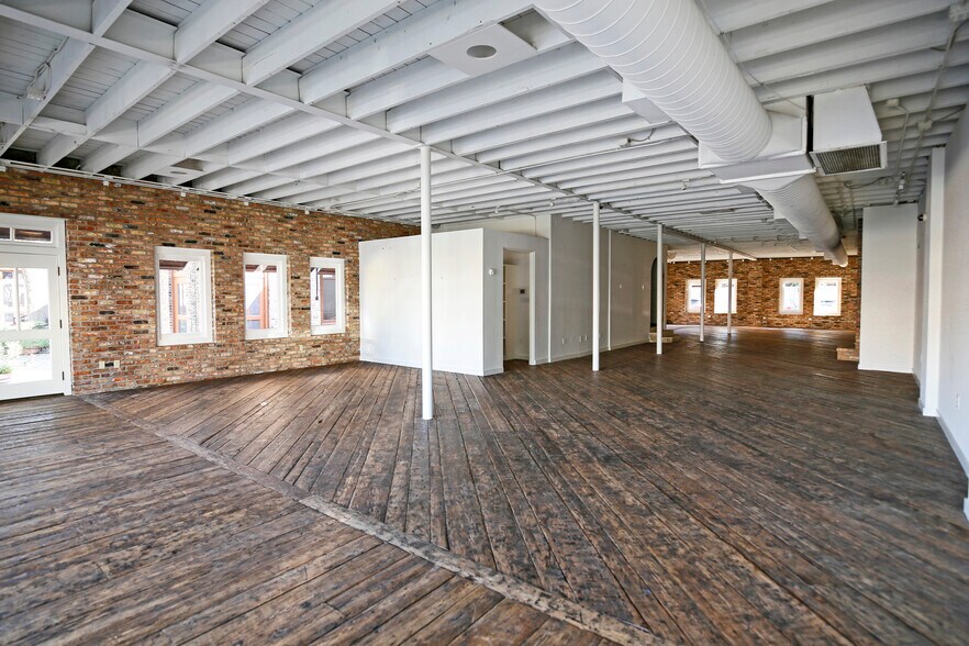 More Photos Of 1901-1915 Westheimer Rd, Houston Unknown For Lease