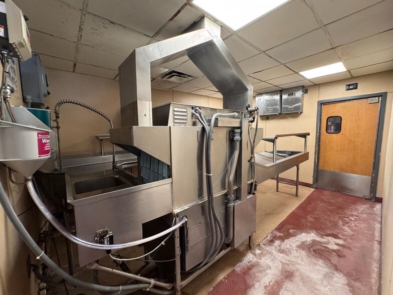 More Photos Of 1830 Columbus Ave, Washington Court House Restaurant For Sale