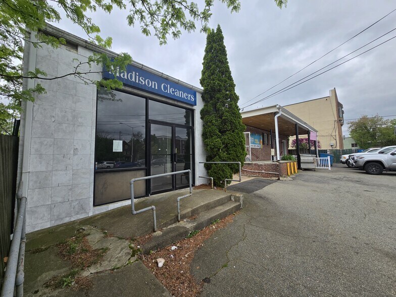 More Photos Of 88 Main St, Madison Freestanding For Sale