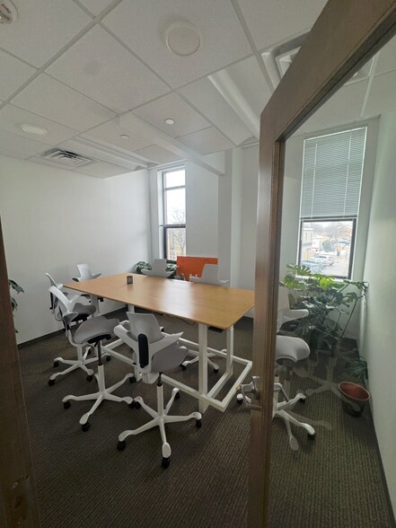 More Photos Of 1818 Parmenter St, Middleton Office For Lease