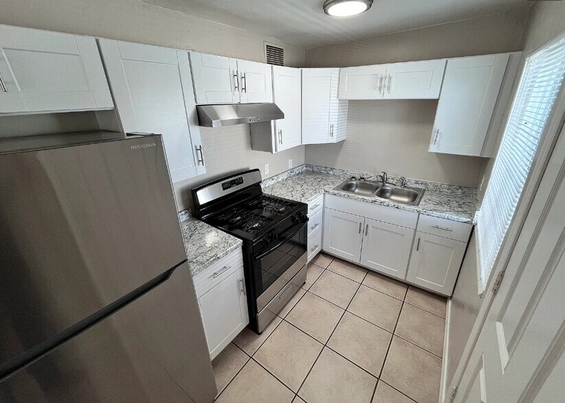 More Photos Of 419-423 E 32nd St, Tucson Apartments For Sale