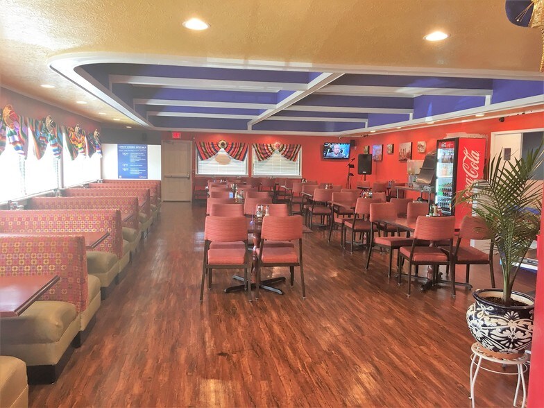 More Photos Of 17009 East Fwy, Channelview General Retail For Sale