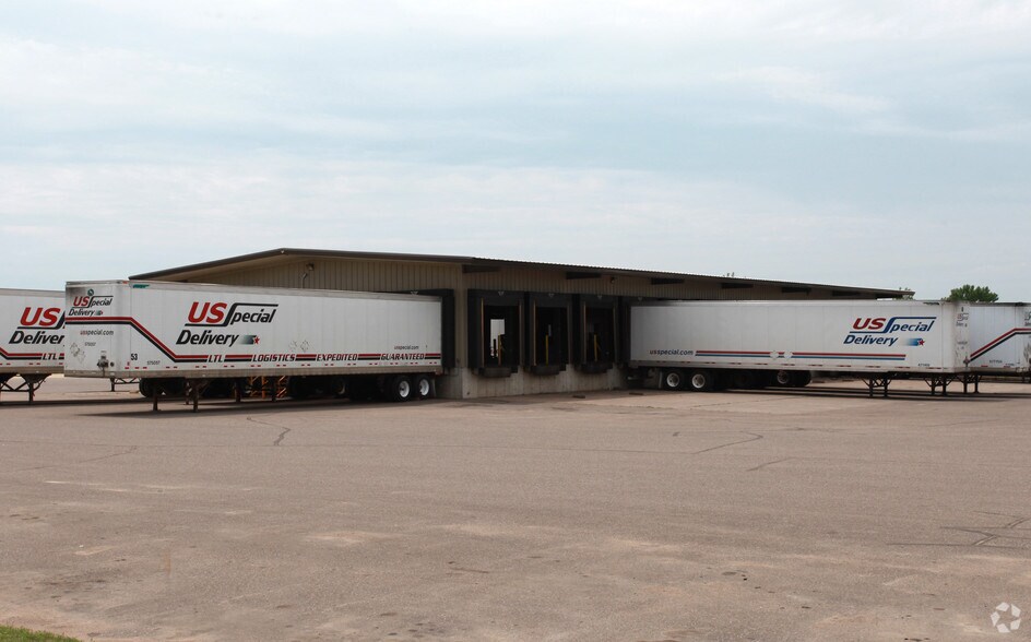 More Photos Of 1745 Ridgeway St, Hammond Truck Terminal For Sale