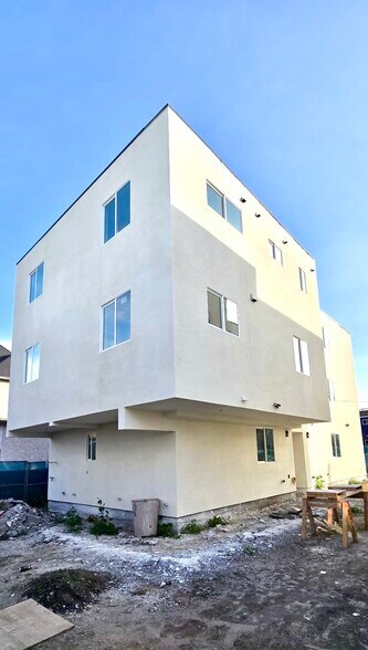 More Photos Of 2419 E 3rd St, Los Angeles Apartments For Sale