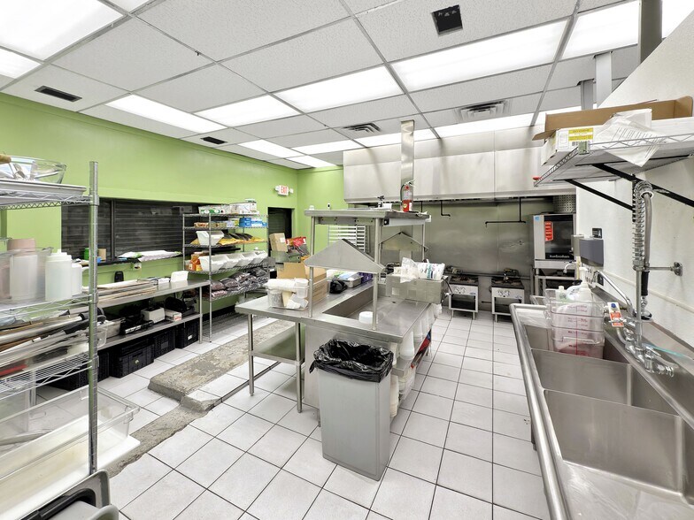 More Photos Of 643 NW 20th St, Miami Freestanding For Sale