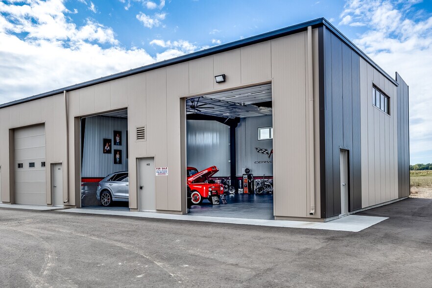 More Photos Of 663 Valerie Ave, Hudson Self Storage For Sale