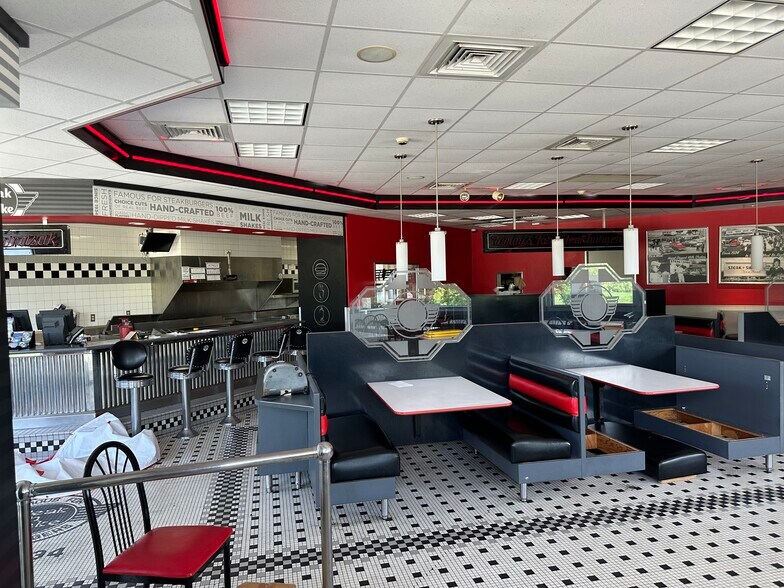 More Photos Of 4550 28th St SE, Grand Rapids General Retail For Sale