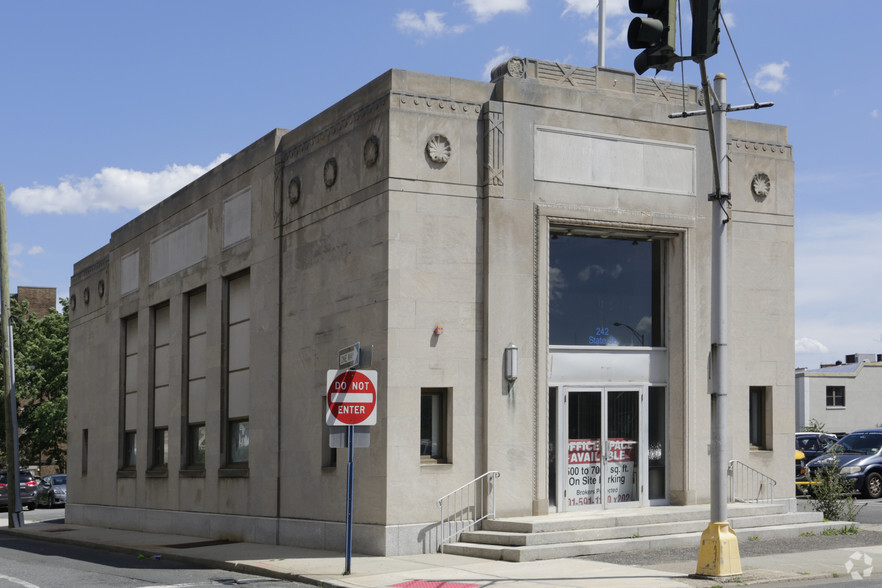 Primary Photo Of 242 State St, Hackensack Freestanding For Lease