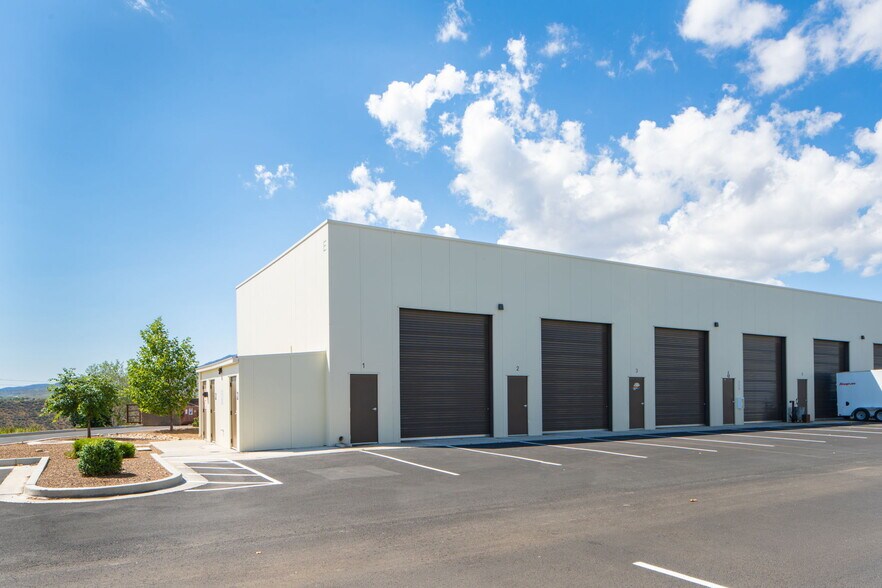 Primary Photo Of 2700 N Lake Valley Rd, Prescott Valley Light Manufacturing For Sale