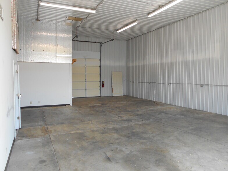 More Photos Of 4625 Progress Dr, Columbus Light Distribution For Lease