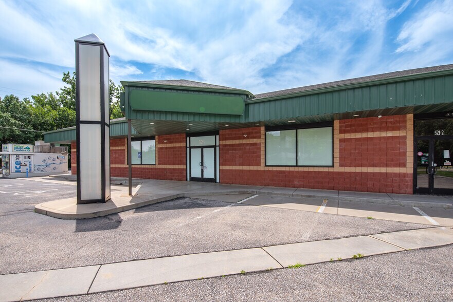 More Photos Of 521 W Grand Ave, Haysville General Retail For Lease