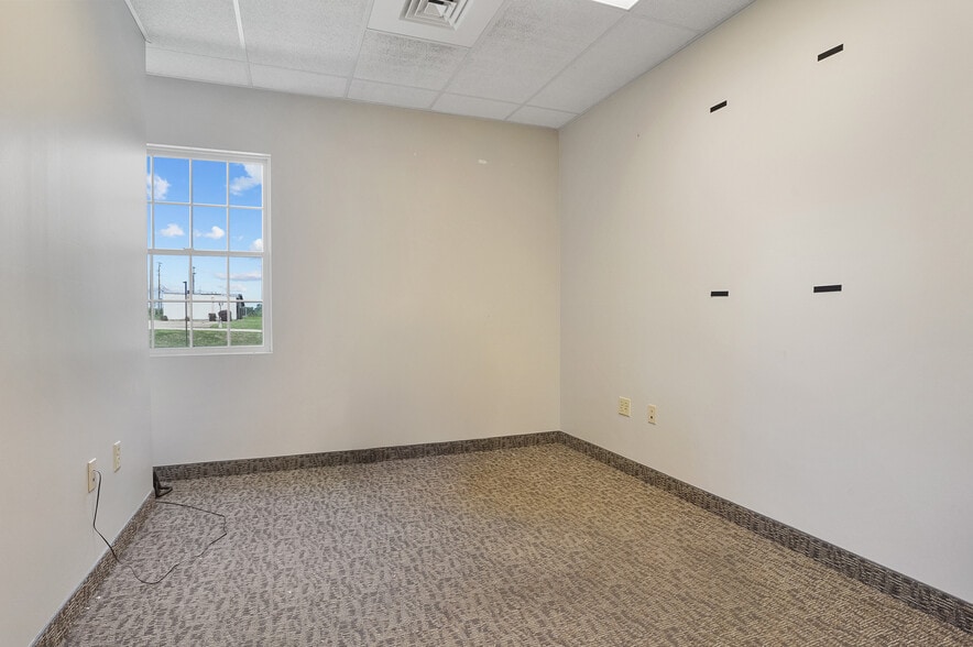 More Photos Of 3333 Massillon Rd, Akron Bank For Lease