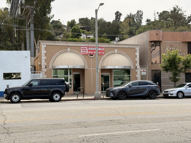 More Photos Of 11326 Ventura Blvd, Studio City Storefront Retail Office For Lease