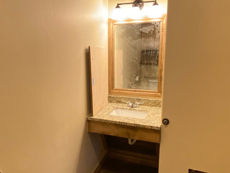 More Photos Of 5706 NW 130th St, Oklahoma City Office For Lease