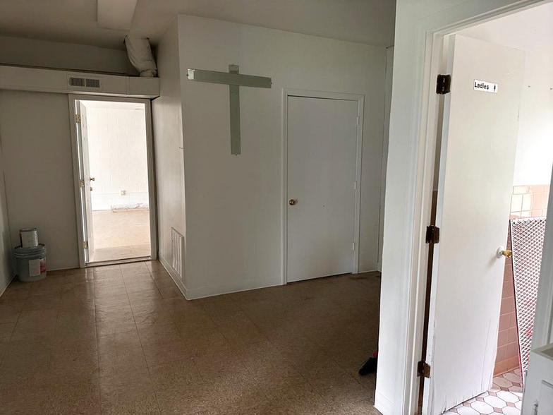 More Photos Of 3421 Angier Ave, Durham Flex For Sale
