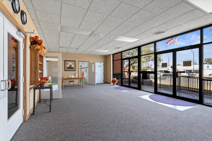 More Photos Of 1911 34th St, Lubbock Specialty For Sale