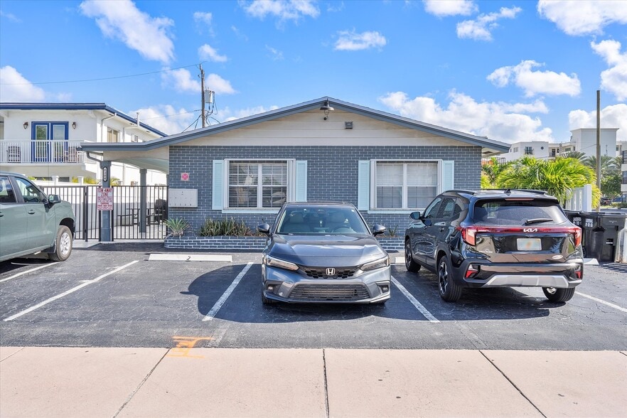Primary Photo Of 4204 Ocean Dr, Lauderdale By The Sea Apartments For Sale