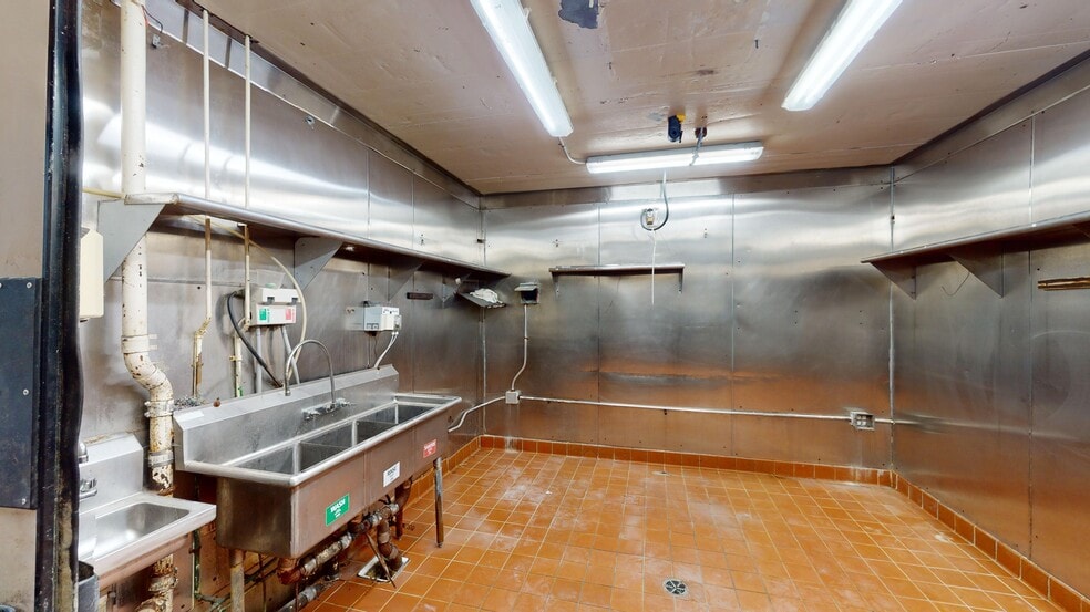 More Photos Of 2200 Arthur Kill Rd, Staten Island Distribution For Lease