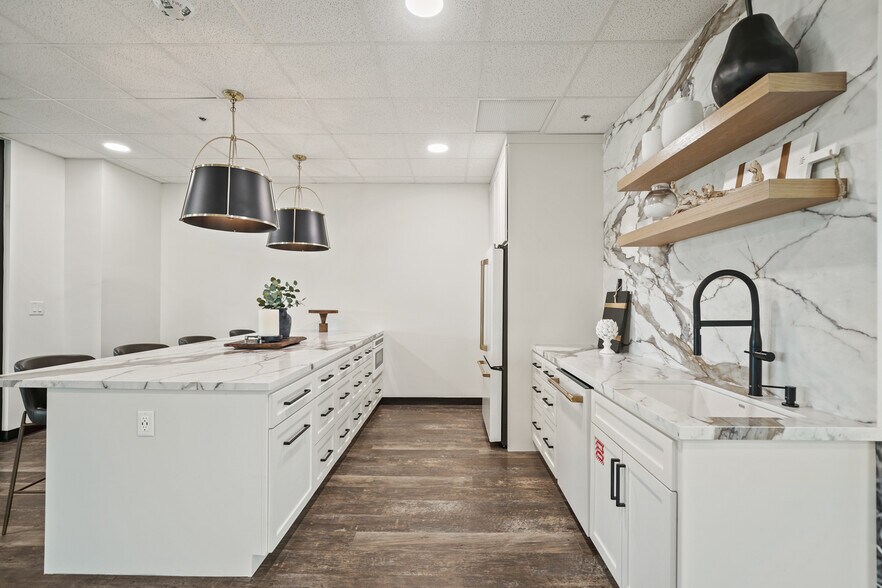 More Photos Of 4300 FM 2351 Rd, Friendswood Office For Lease