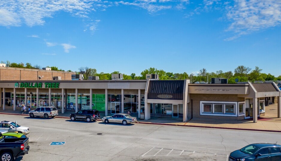 More Photos Of 3310-3524 E 51st St, Tulsa Unknown For Lease