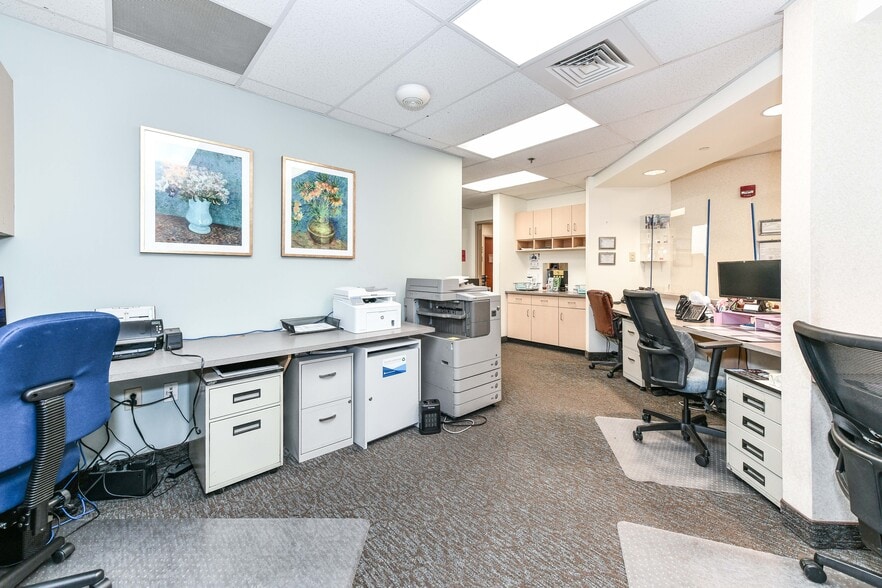 More Photos Of 1860 Town Center Dr, Reston Medical For Sale