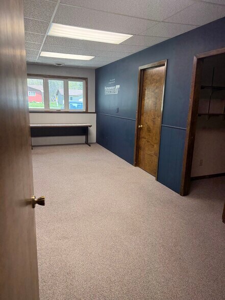 More Photos Of 424 E Mill Ave, Pelican Rapids Office For Lease