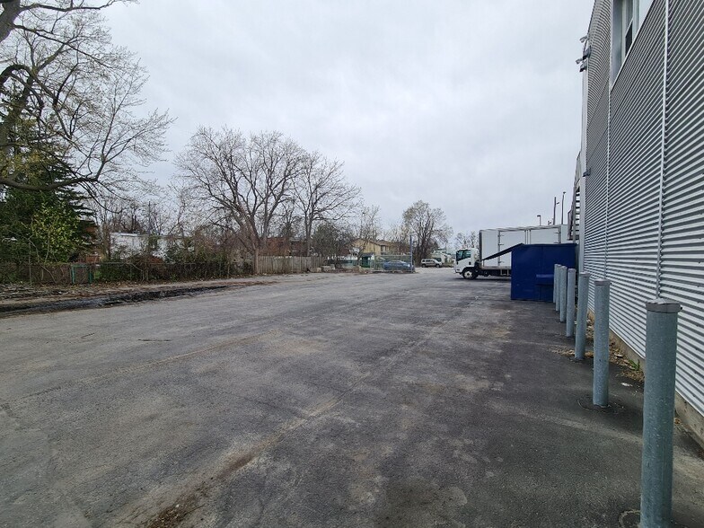 More Photos Of 6270-6290 Rue Périnault, Montréal Industrial For Sale
