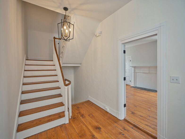More Photos Of 12-20 W Bridge St, New Hope Storefront For Sale