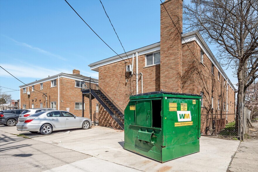 More Photos Of 4470-4480 E Outer Dr, Detroit Apartments For Sale