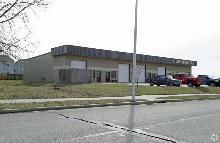 More Photos Of 841-881 E Warren St, Gardner Unknown For Lease