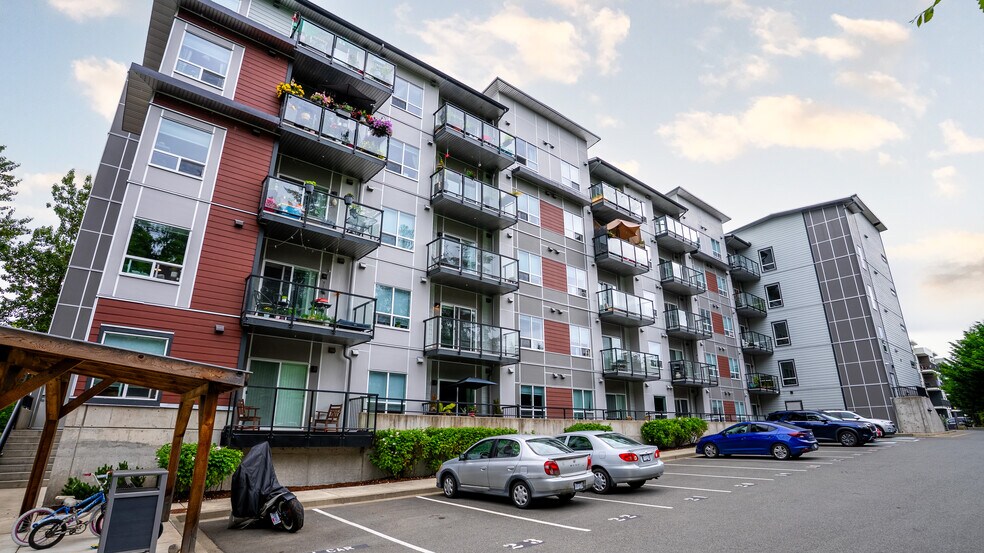 More Photos Of 4114 Crosland Pl, Duncan Apartments For Sale