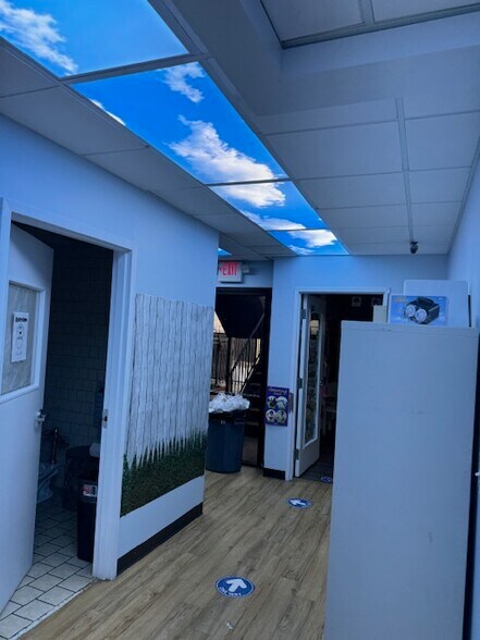 More Photos Of 205 Market Pl, Roswell Schools For Sale