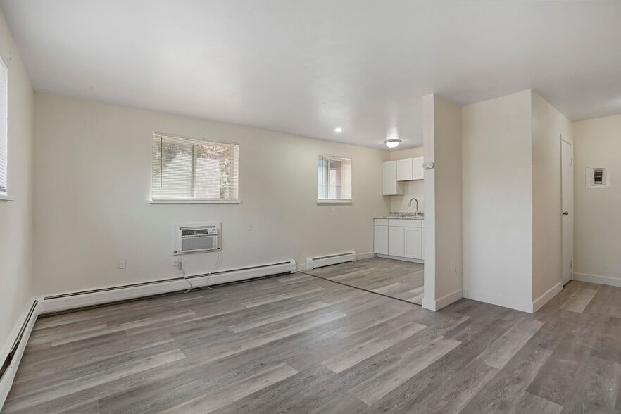 More Photos Of 1677 Geneva St, Aurora Apartments For Sale