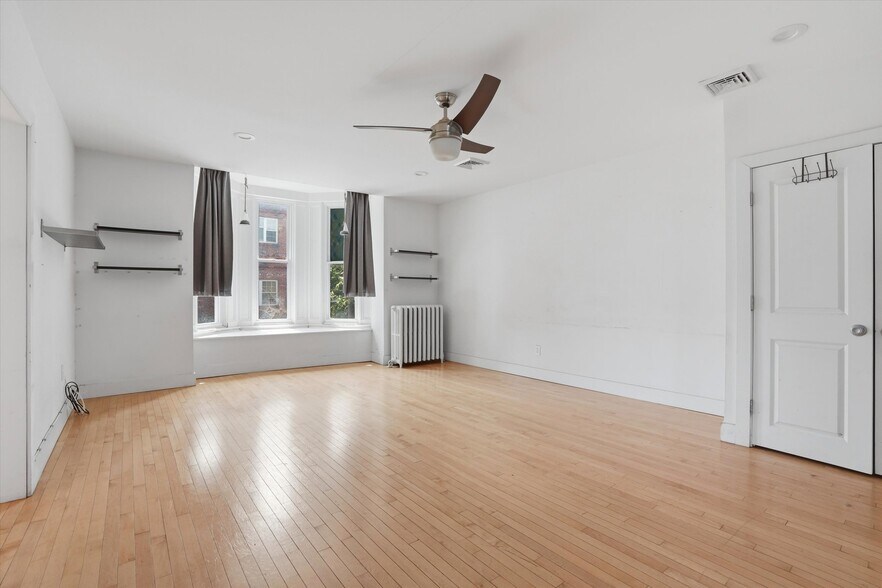 More Photos Of 1600 E Passyunk Ave, Philadelphia Storefront Retail Residential For Sale