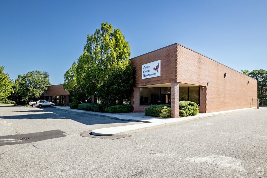 Primary Photo Of 27 Industrial Blvd, Medford Warehouse For Lease