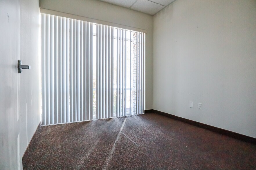 More Photos Of 6640 S Tenaya Way, Las Vegas Light Distribution For Lease