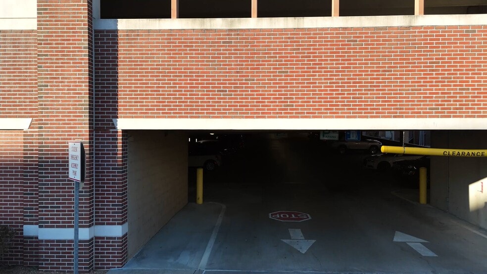 More Photos Of 244-252 Broad St, Kingsport Storefront Retail Office For Sale