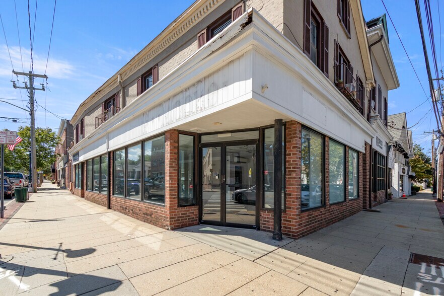 Primary Photo Of 116 South St, Oyster Bay Storefront Retail Residential For Lease