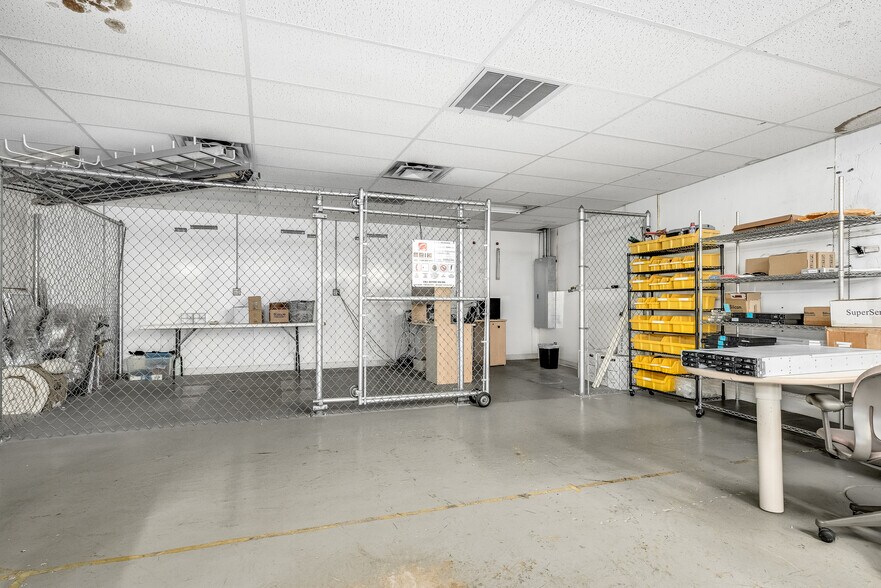 More Photos Of 902 E New Haven Ave, Melbourne Coworking Space