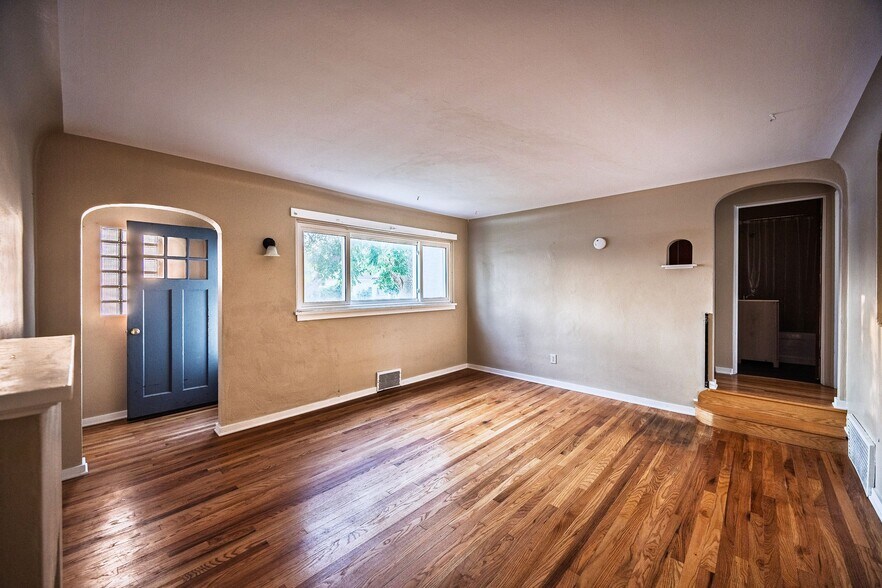 More Photos Of 404 10th St, Wheatland Apartments For Sale