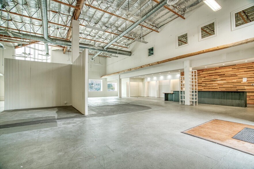 More Photos Of 1125 W Steele Ln, Santa Rosa Freestanding For Lease