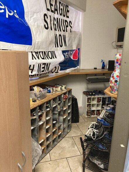 More Photos Of 641 S Columbia Ave, Connell Bowling Alley For Sale