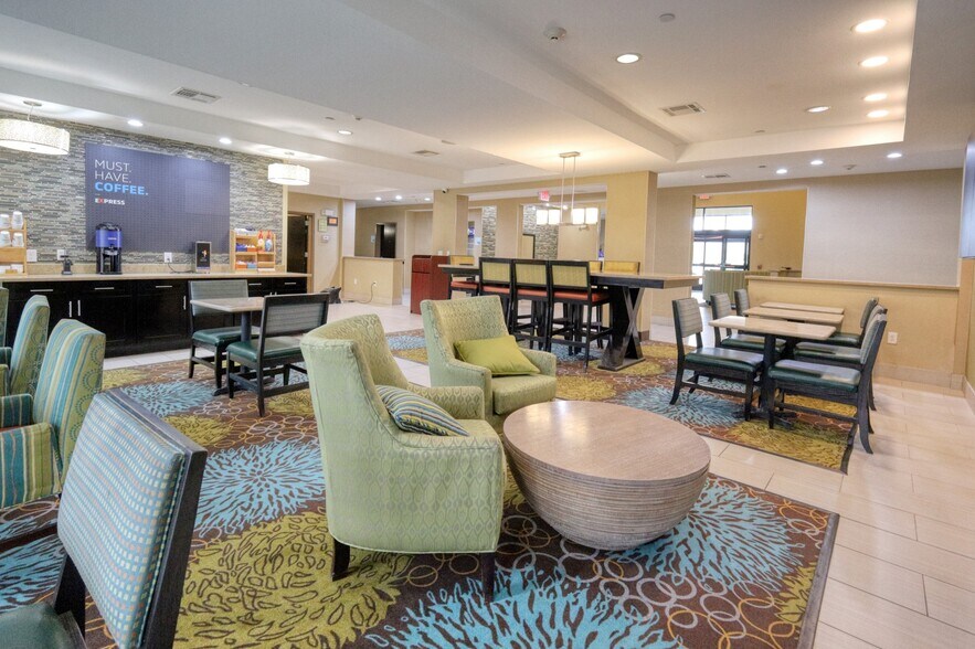 More Photos Of 3371 N Esplanade St, Cuero Hotel For Sale